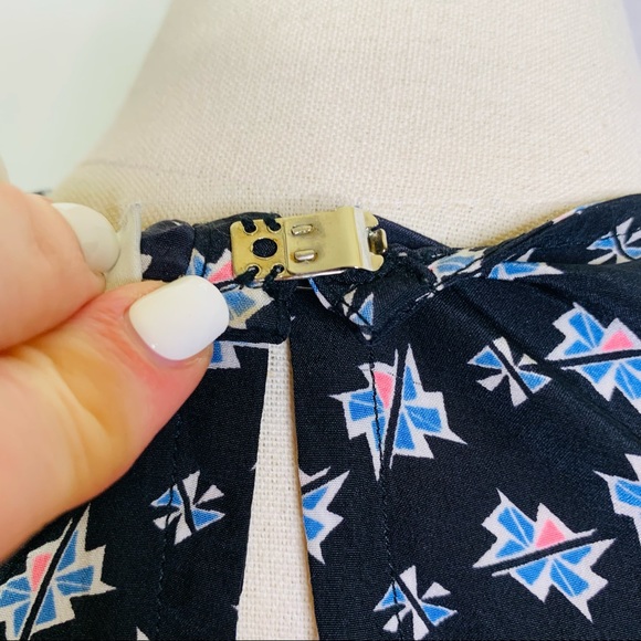 Sandro Floral Zip Front Sleeveless Blouse SMALL 3121 - Picture 10 of 10